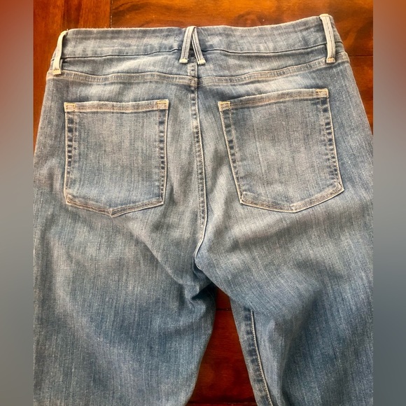 Good American Jeans. Women’ straight leg. Size 10/30 Color Blue 408. - Picture 9 of 9